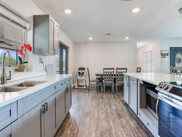 $565,000 | 9819 Allen Road, Lithia, FL 33547