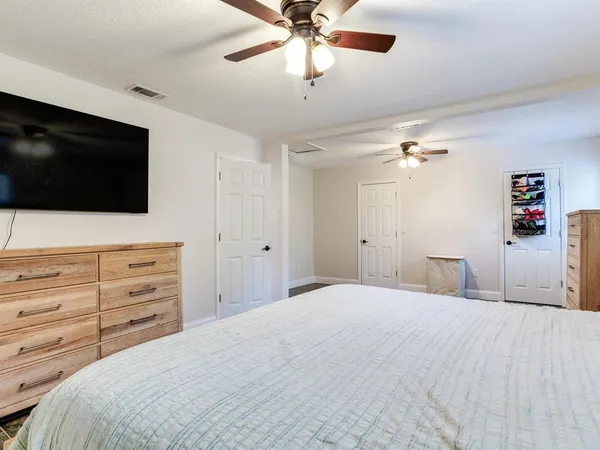 $565,000 | 9819 Allen Road, Lithia, FL 33547