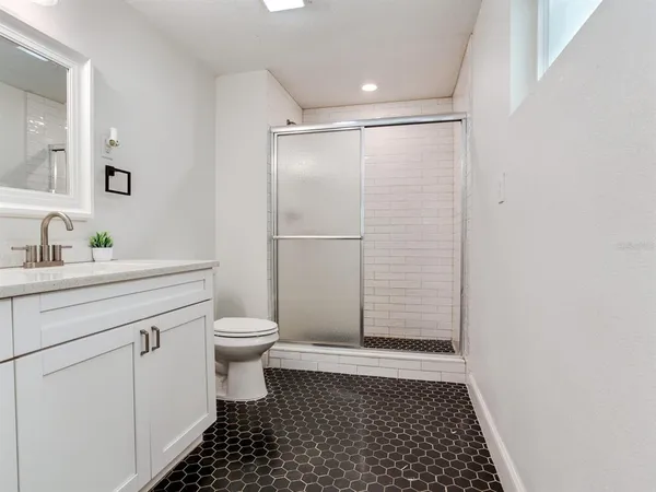 $565,000 | 9819 Allen Road, Lithia, FL 33547