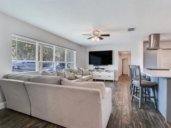 $565,000 | 9819 Allen Road, Lithia, FL 33547