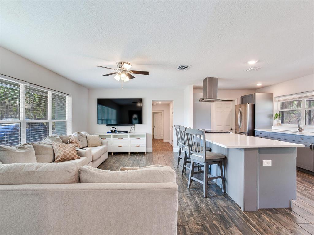 9819 Allen Road Lithia, FL 33547 - Photo 8 of 51