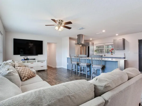 $565,000 | 9819 Allen Road, Lithia, FL 33547