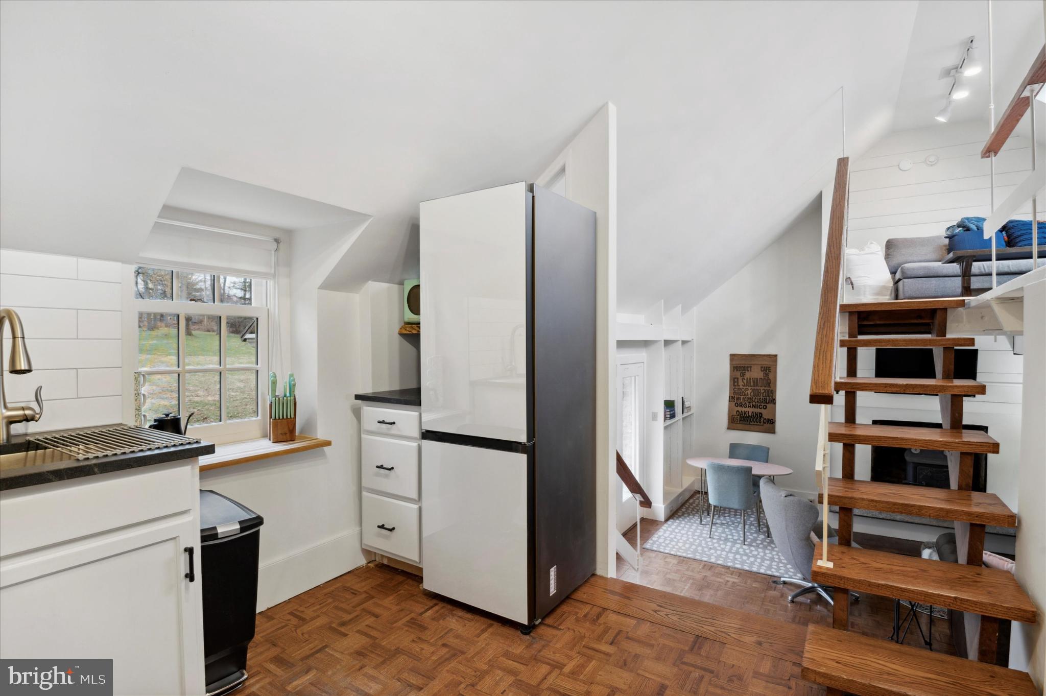 565 Upper Pike Creek Road Newark, DE 19711 - Photo 11 of 23 Charming loft with modern amenities.