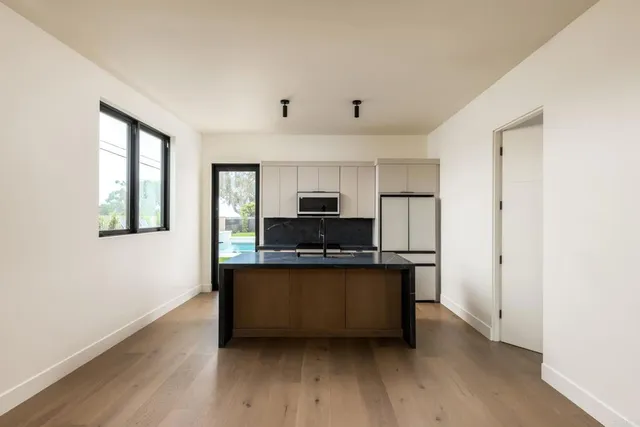 $9,799,000 | 601 North Cedros Avenue, Solana Beach, CA 92075