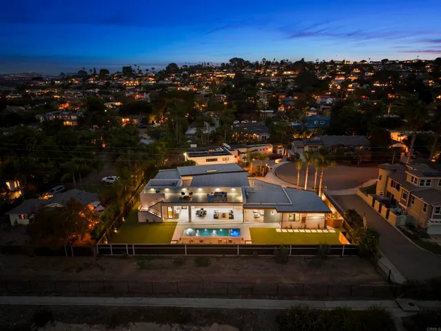 $9,799,000 | 601 North Cedros Avenue, Solana Beach, CA 92075