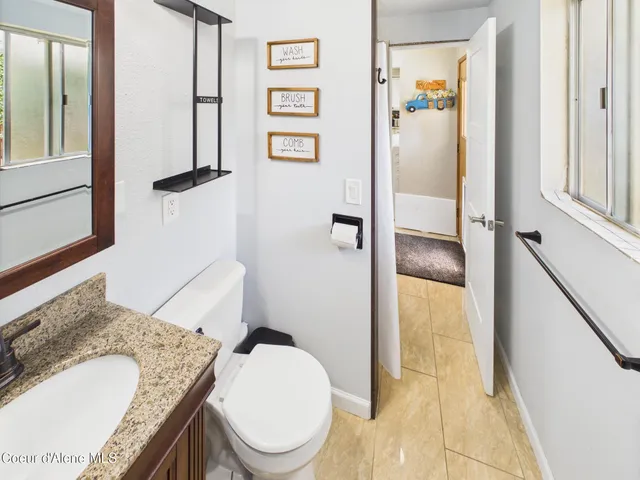 $479,900 | 305 1st Street, Pinehurst, ID 83850