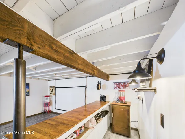 $479,900 | 305 1st Street, Pinehurst, ID 83850