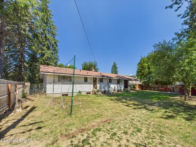 $479,900 | 305 1st Street, Pinehurst, ID 83850