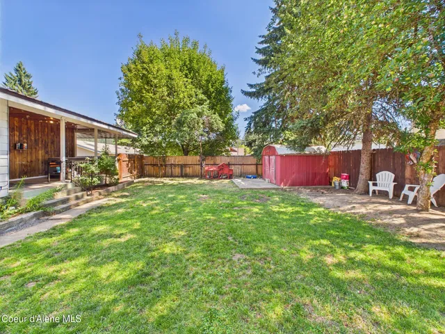 $479,900 | 305 1st Street, Pinehurst, ID 83850