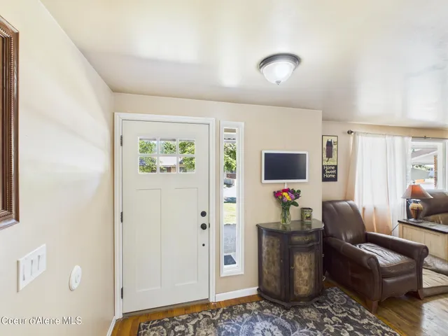 $479,900 | 305 1st Street, Pinehurst, ID 83850