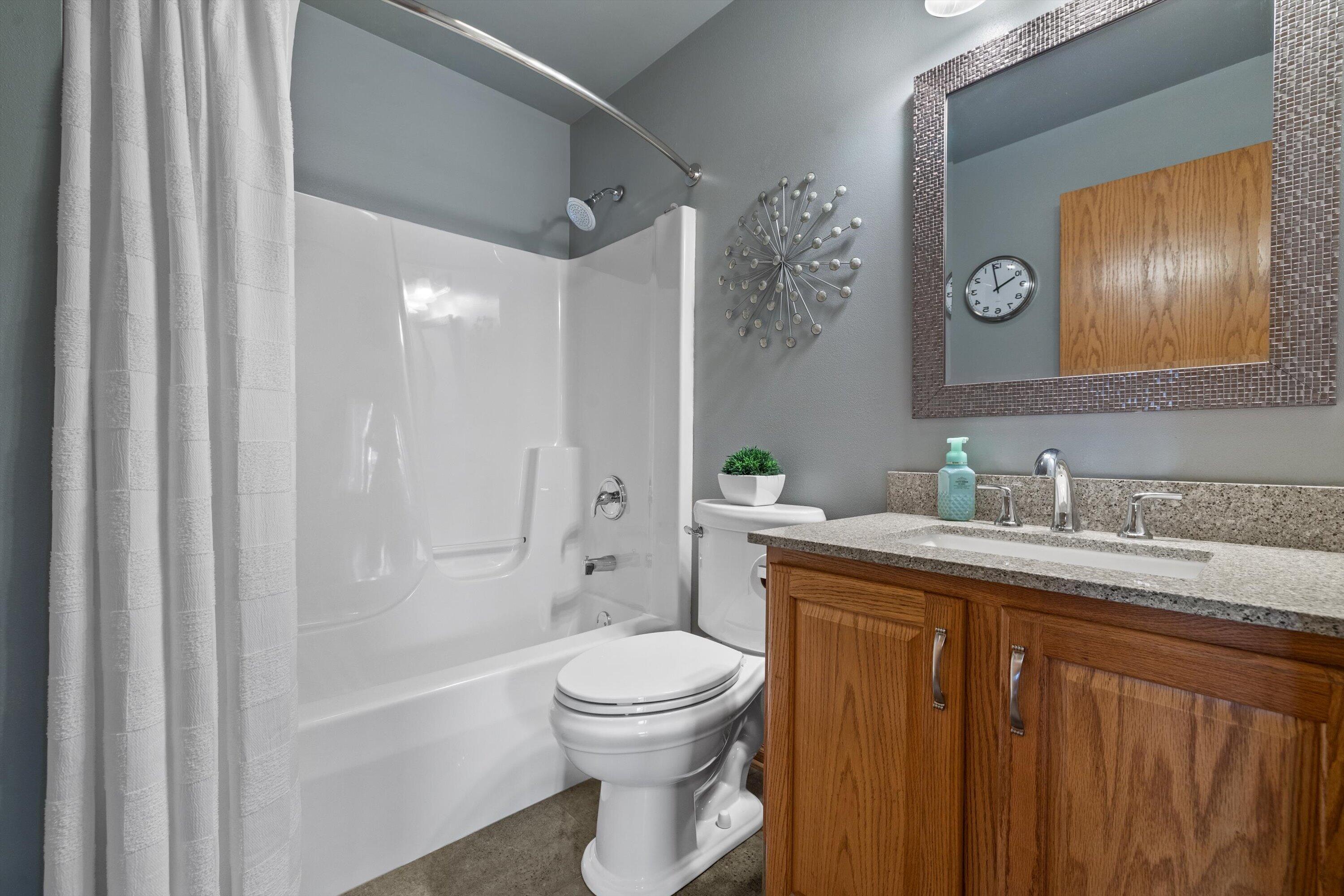 4675 78th Street Pleasant Prairie, WI 53142 - Photo 21 of 35 Full bath