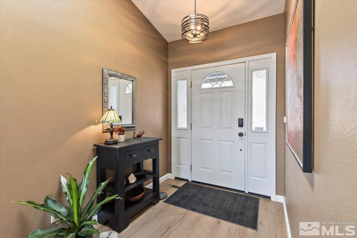 15215 Crimson Drive Reno, NV 89521 - Photo 4 of 37 Photo 4