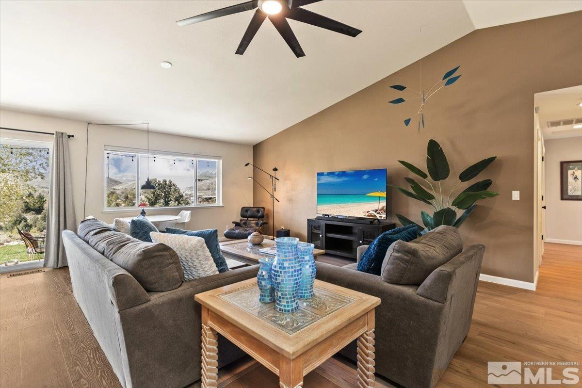 15215 Crimson Drive Reno, NV 89521 - Photo 5 of 37 Photo 5