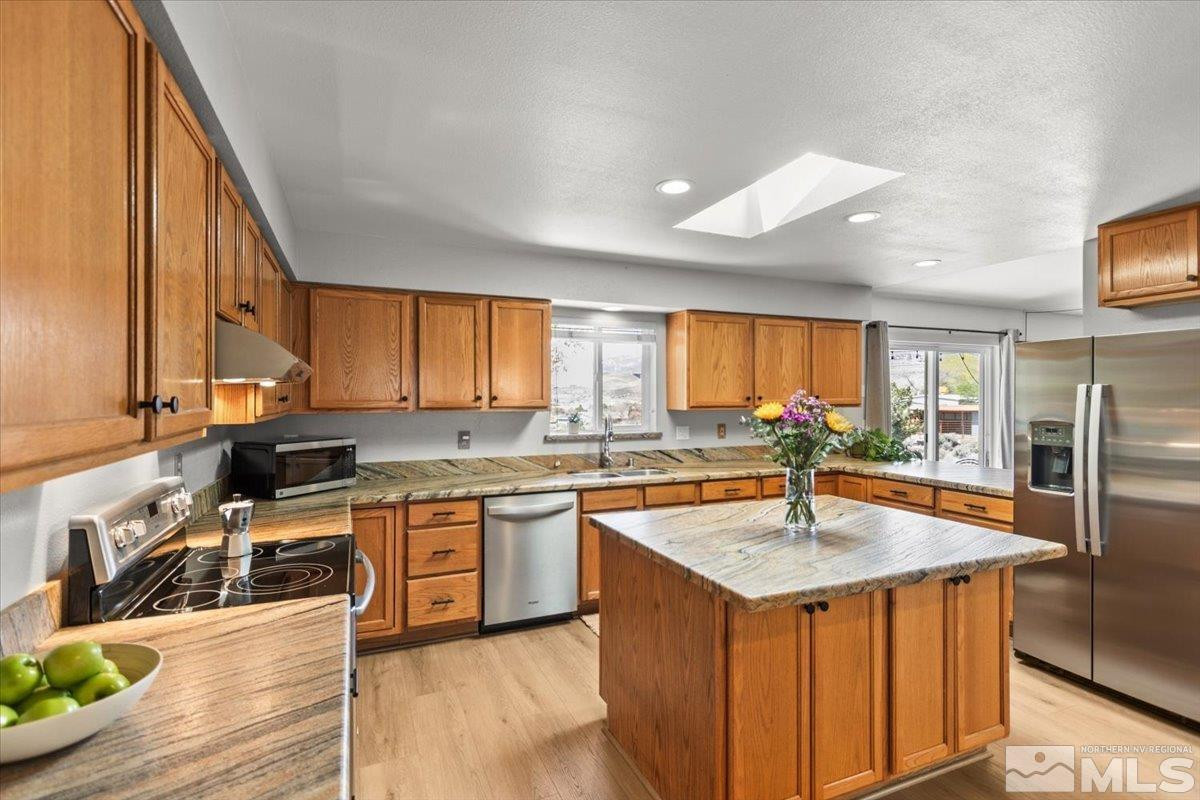 15215 Crimson Drive Reno, NV 89521 - Photo 8 of 37 Photo 8
