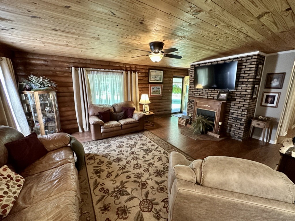 188 Link Road Cottontown, TN 37048 - Photo 4 of 45 a living room with furniture and a flat screen tv
