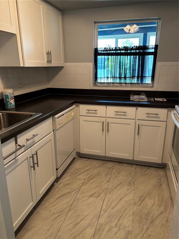 1 Windrush Boulevard, Unit 24 Indian Rocks Beach, FL 33785 - Photo 20 of 28