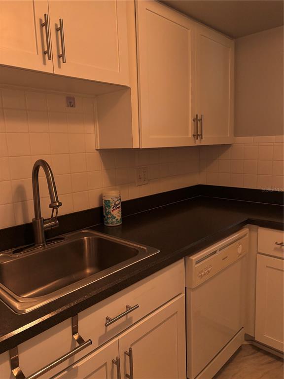 1 Windrush Boulevard, Unit 24 Indian Rocks Beach, FL 33785 - Photo 3 of 28