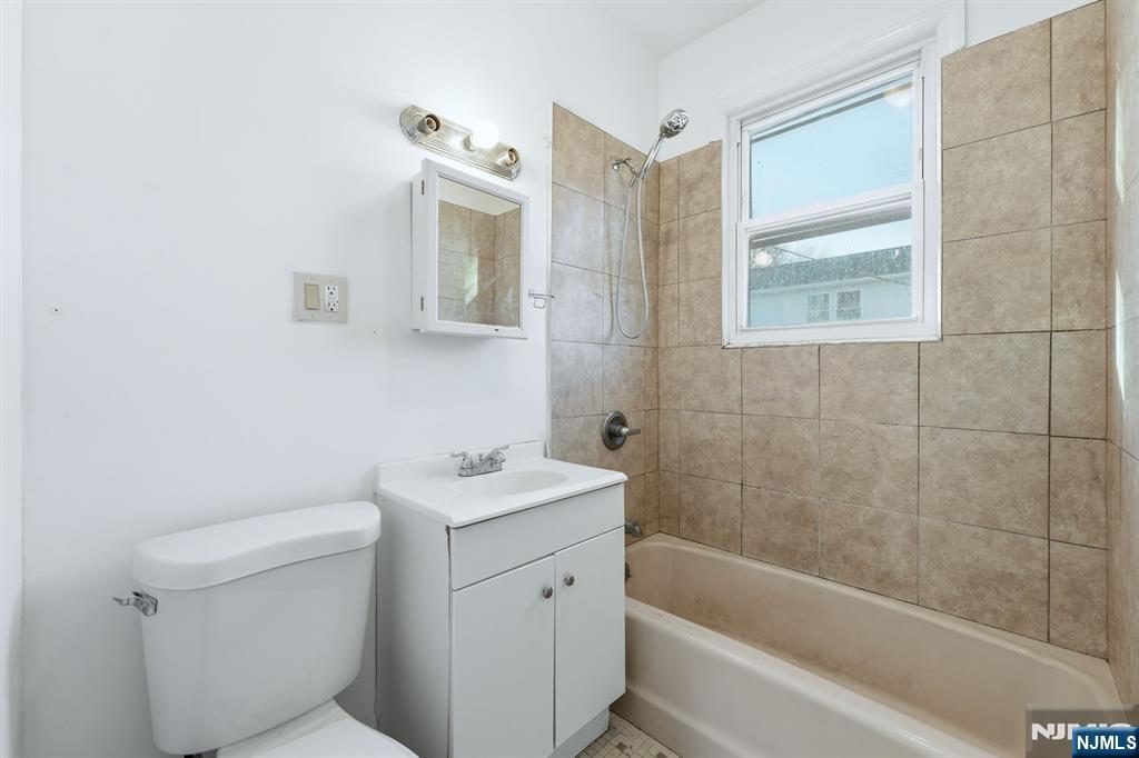 78 South Devine Street Newark, NJ 07106 - Photo 4 of 24