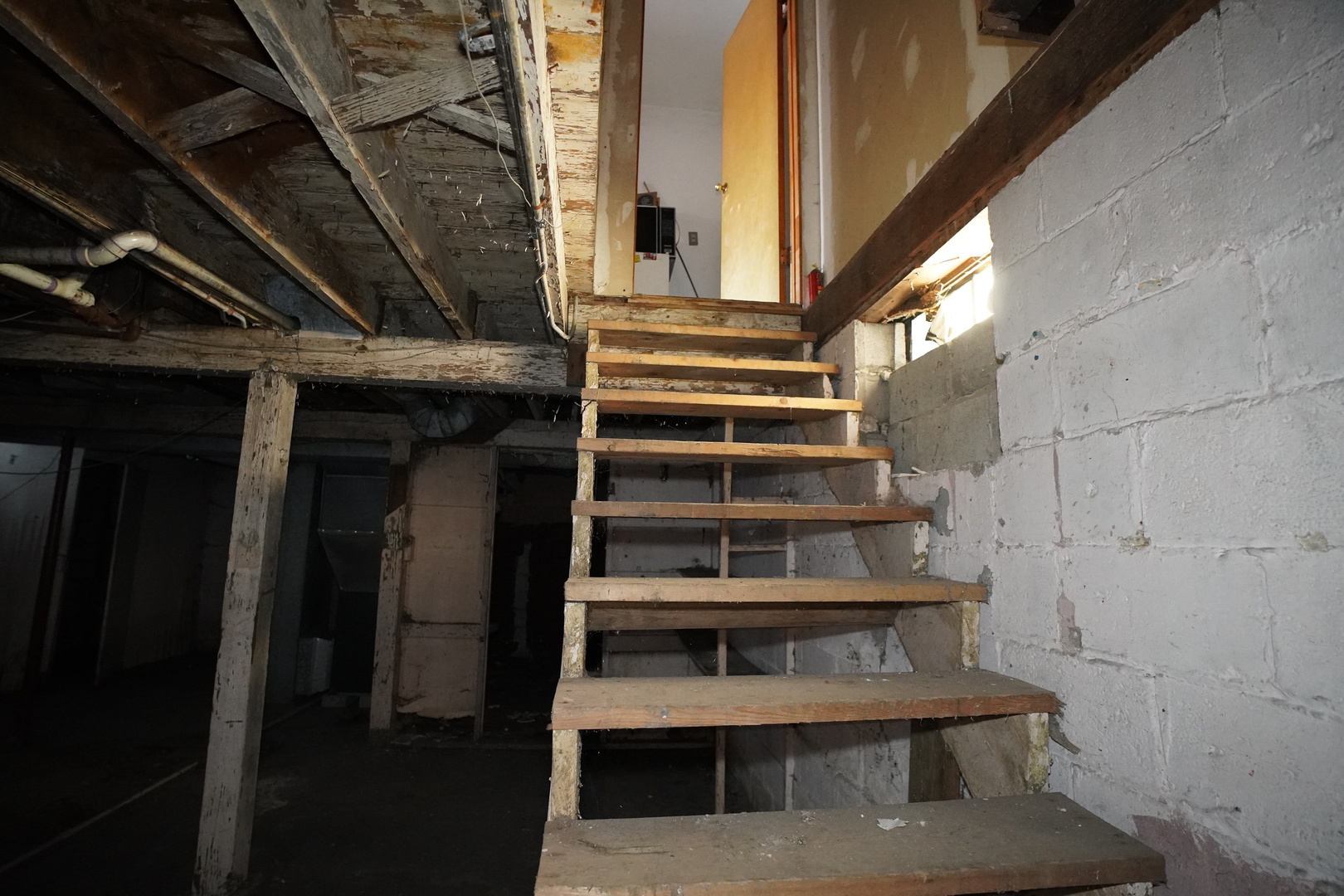 5425 Melton Road Gary, IN 46403 - Photo 23 of 31 a view of walk in closet