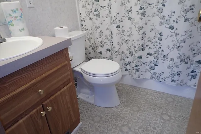 $149,000 | 895 Lane 101 Lake Woods, Hudson, IN 46747