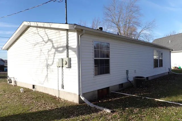 $149,000 | 895 Lane 101 Lake Woods, Hudson, IN 46747