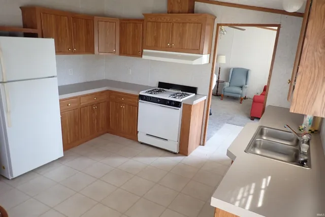 $149,000 | 895 Lane 101 Lake Woods, Hudson, IN 46747