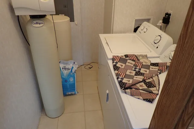 $149,000 | 895 Lane 101 Lake Woods, Hudson, IN 46747