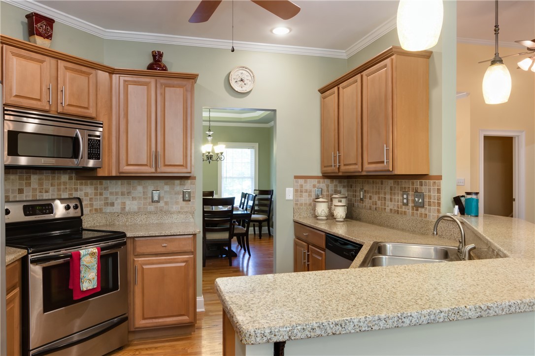 402 Arbor Way Seneca, SC 29672 - Photo 28 of 41