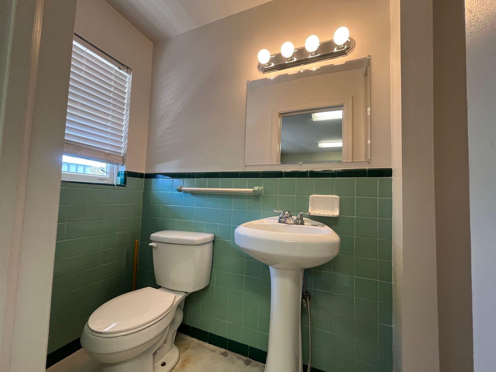7629 Williamson Road, Unit 2B Roanoke, VA 24019 - Photo 4 of 5 579FE2BB-F3D2-4077-A052-F792571C1E60
