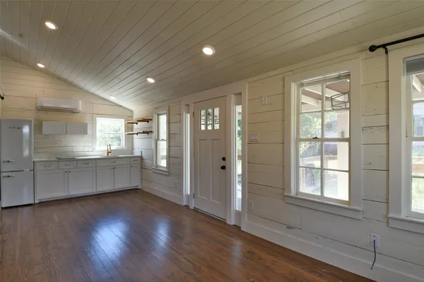 $1,300 | 4875 Main Street, Unit TINY, Chappell Hill, TX 77426