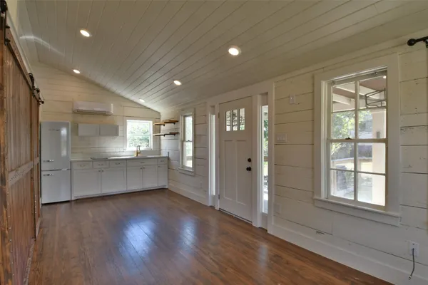 $1,300 | 4875 Main Street, Unit TINY, Chappell Hill, TX 77426