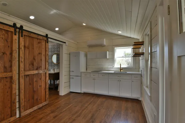 $1,300 | 4875 Main Street, Unit TINY, Chappell Hill, TX 77426