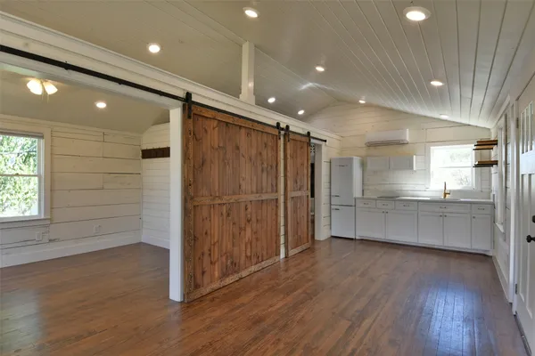 $1,300 | 4875 Main Street, Unit TINY, Chappell Hill, TX 77426