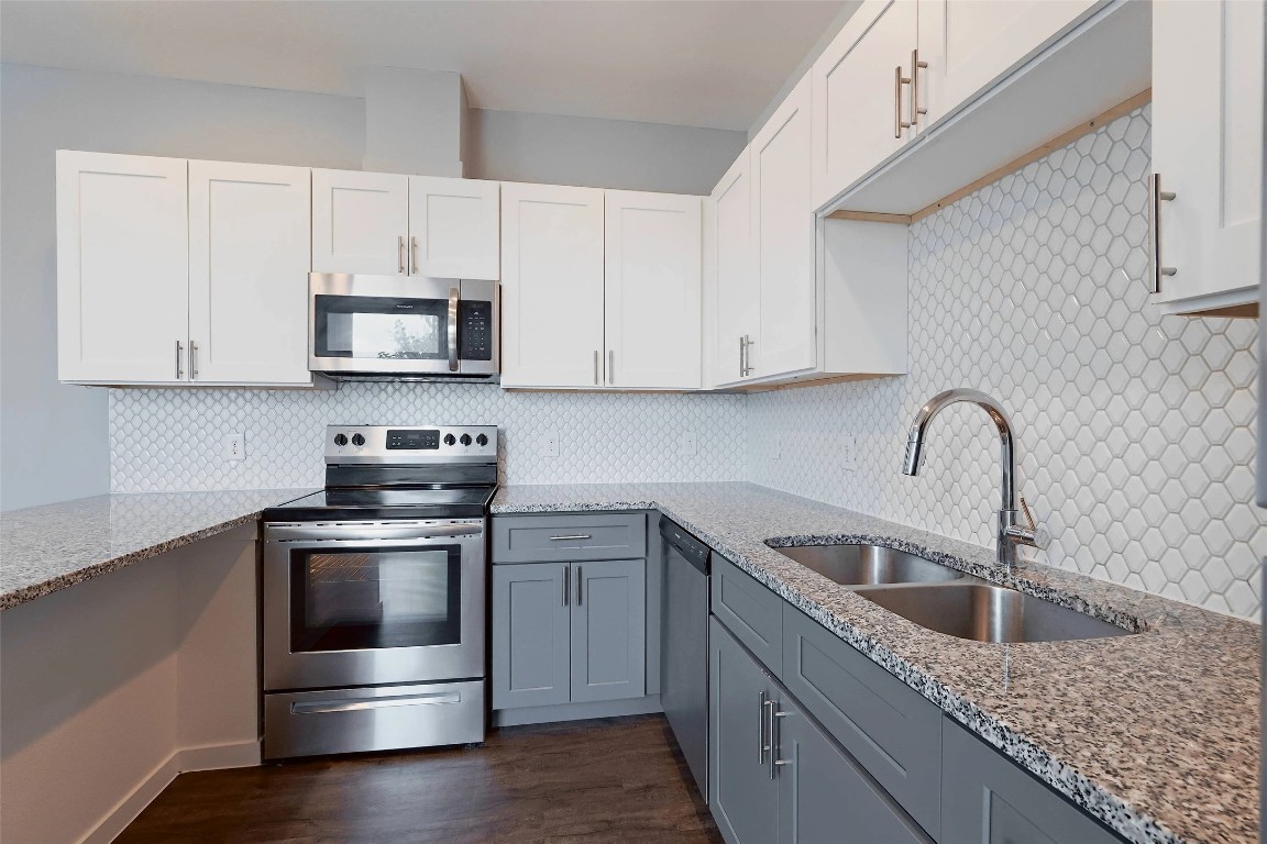 9005 Alderman Dr. Drive Austin, TX 78747 - Photo 4 of 17 8-Weeks free, rents as low as $1166!