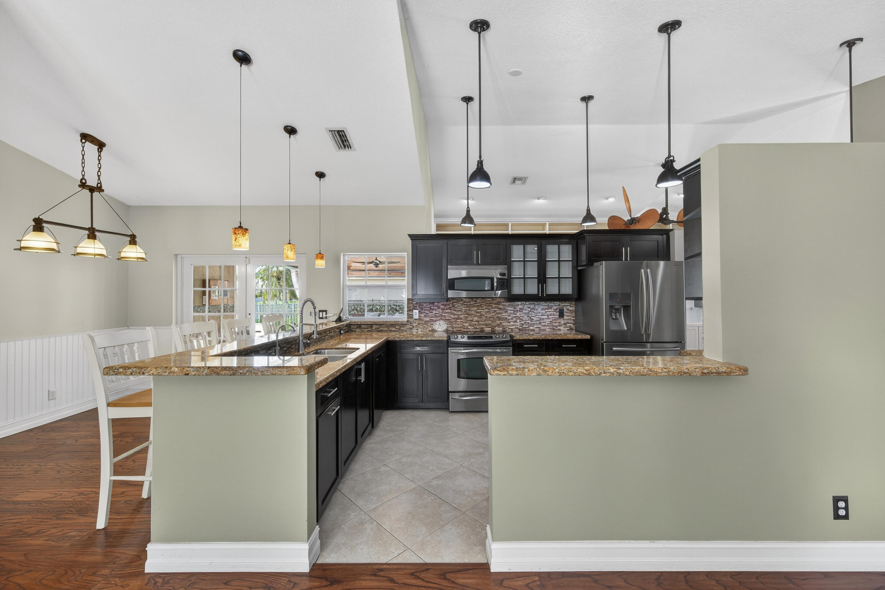 9121 Paragon Way Boynton Beach, FL 33472 - Photo 21 of 49 Kitchen/Dining Room