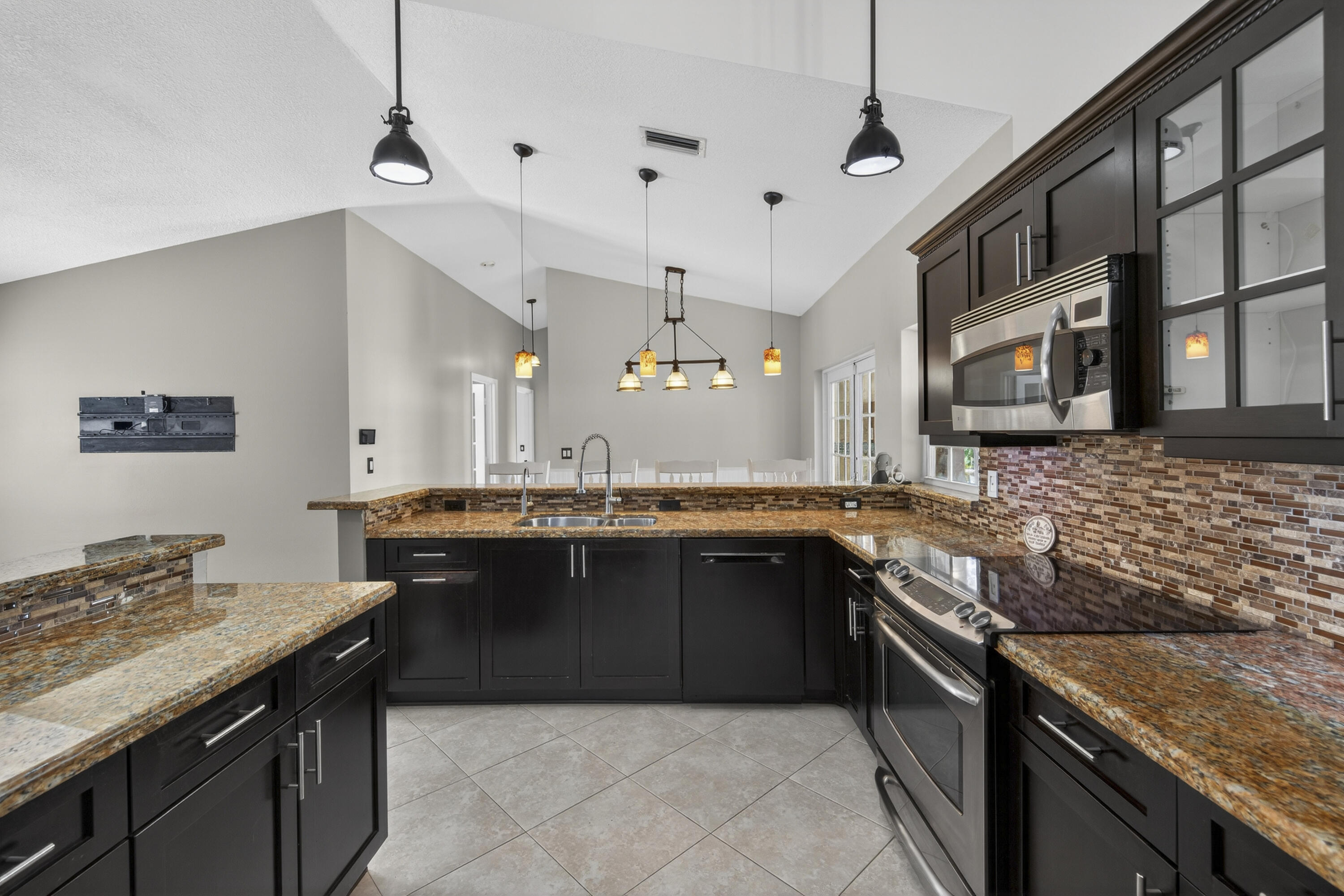 9121 Paragon Way Boynton Beach, FL 33472 - Photo 22 of 49 Kitchen 4