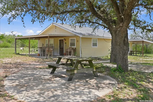 $574,500 | 731 County Road 325, Beeville, TX 78102