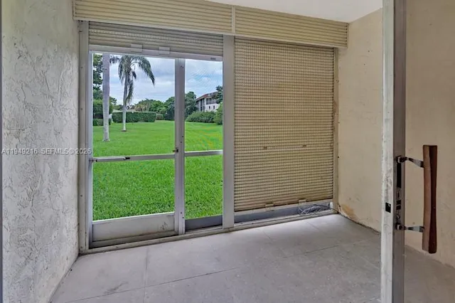 $1,500 | 2200 Springdale Boulevard, Unit 110, Palm Springs, FL 33461