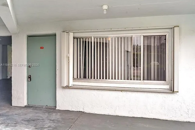 $1,500 | 2200 Springdale Boulevard, Unit 110, Palm Springs, FL 33461