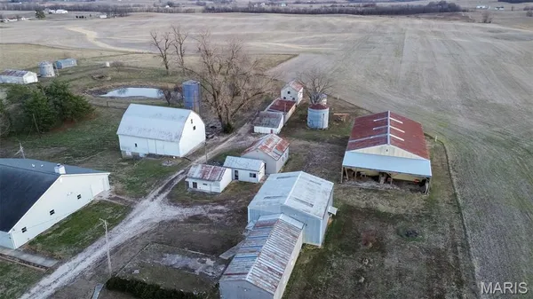 $485,000 | 1341 Schleeper Lane, Golden Eagle, IL 62036