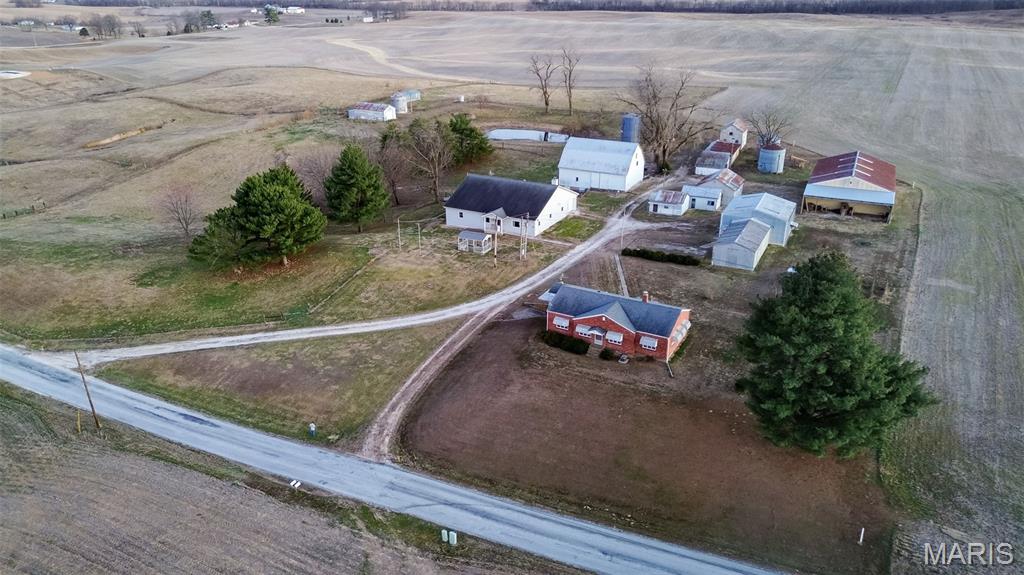 1341 Schleeper Lane Golden Eagle, IL 62036 - Photo 18 of 99