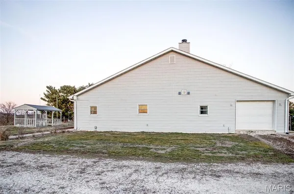 $485,000 | 1341 Schleeper Lane, Golden Eagle, IL 62036