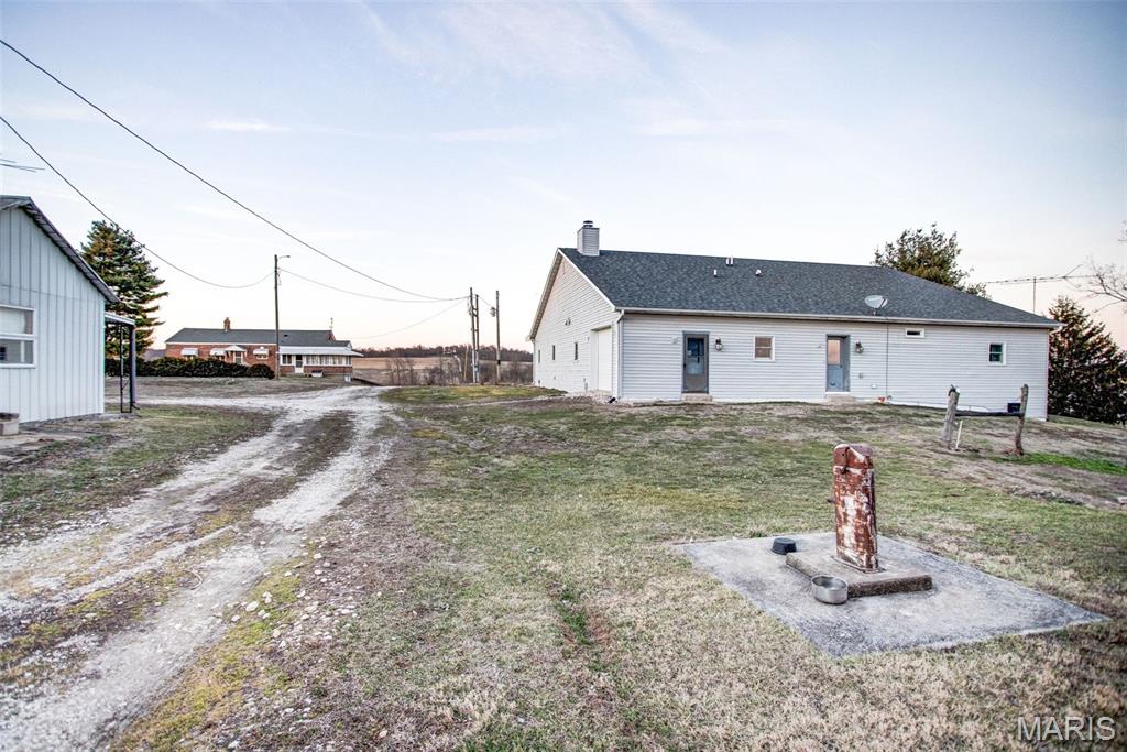 1341 Schleeper Lane Golden Eagle, IL 62036 - Photo 25 of 99