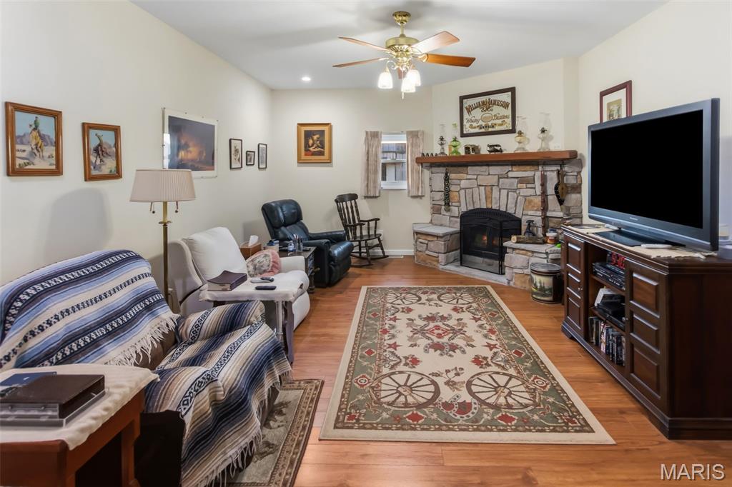1341 Schleeper Lane Golden Eagle, IL 62036 - Photo 40 of 99