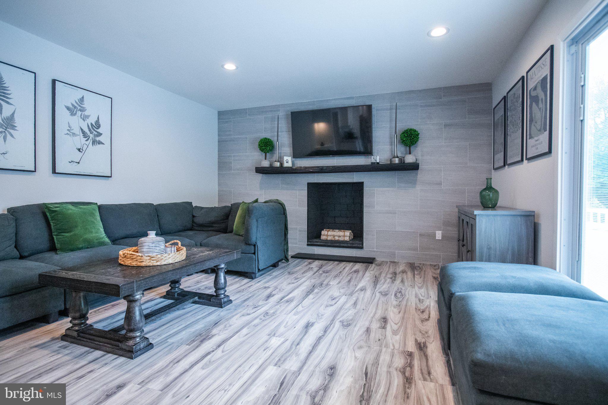 80 Cranford Road Blackwood, NJ 08012 - Photo 28 of 53 Modern living space with cozy charm.