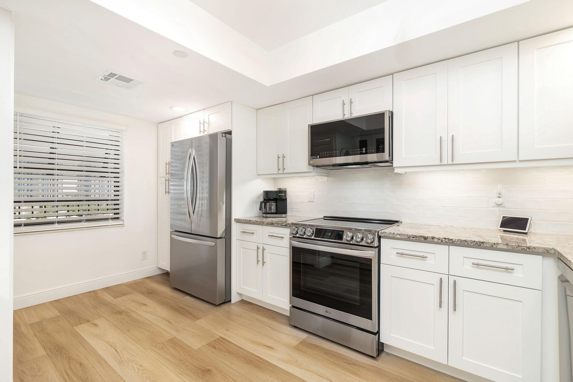 356 Golfview Road, Unit 1005 North Palm Beach, FL 33408 - Photo 6 of 54 10