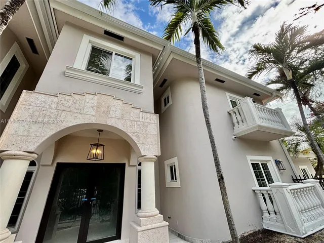 $3,825,000 | 3185 Washington Street, Miami, FL 33133