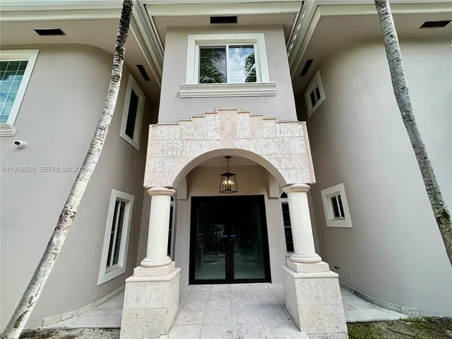 $3,825,000 | 3185 Washington Street, Miami, FL 33133