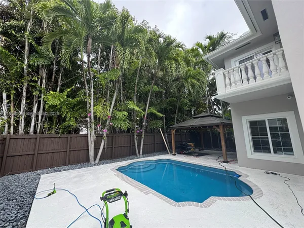 $3,825,000 | 3185 Washington Street, Miami, FL 33133
