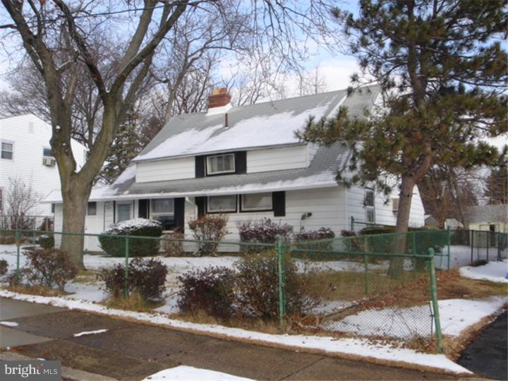 9239 Andover Road Philadelphia, PA 19114 - Photo 2 of 25 Gallery Image 2